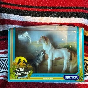 Breyer
America’s Wild Mustangs